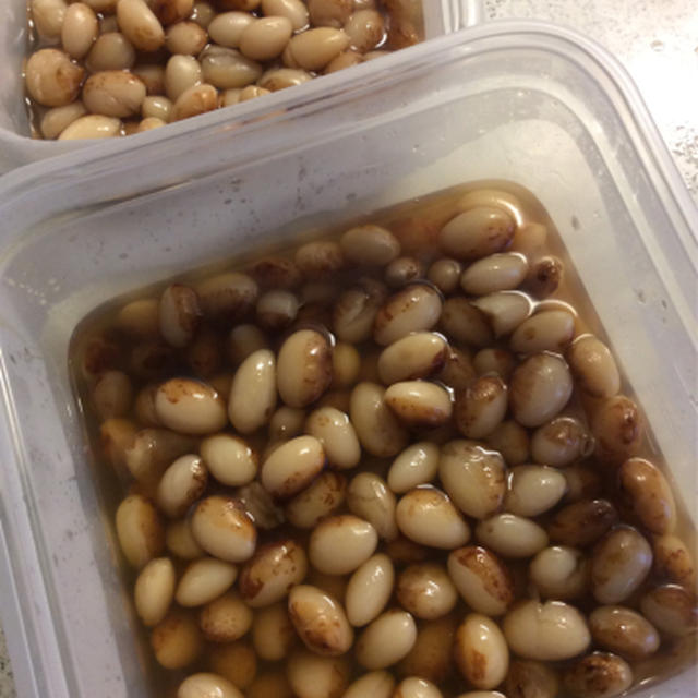 虎豆を煮る