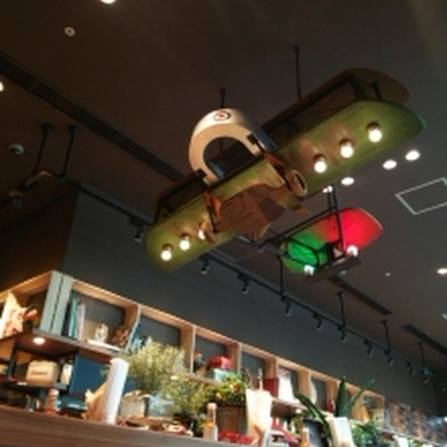 ランチは、ボリューミーなハンバーガー♪