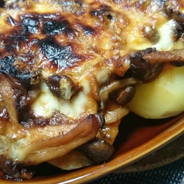 キノコのボロネーゼチーズ焼き