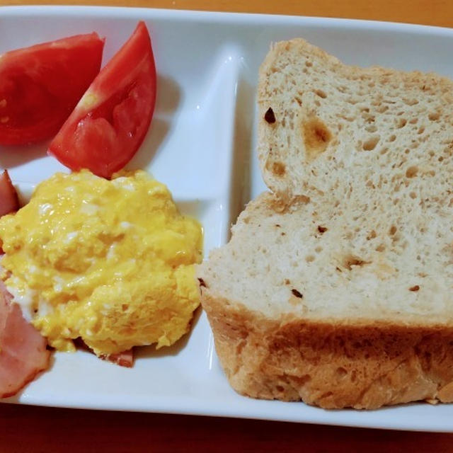 オートミールとレーズンの食パン