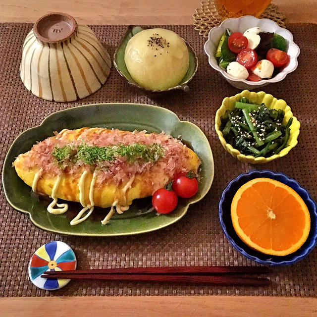 53.【40分】豚平焼き/ミニトマトとモッツァレラのサラダ/春菊のナムル/丸ごと玉ねぎスープ