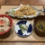 【献立】ゴボウと人参と玉ねぎのかき揚げ、ピーマンの天ぷら、カブの即席お漬物、混ぜご飯、あおさのお味噌汁