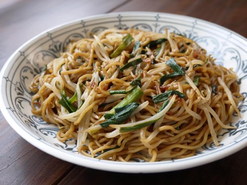 もやしとにらの炒麺