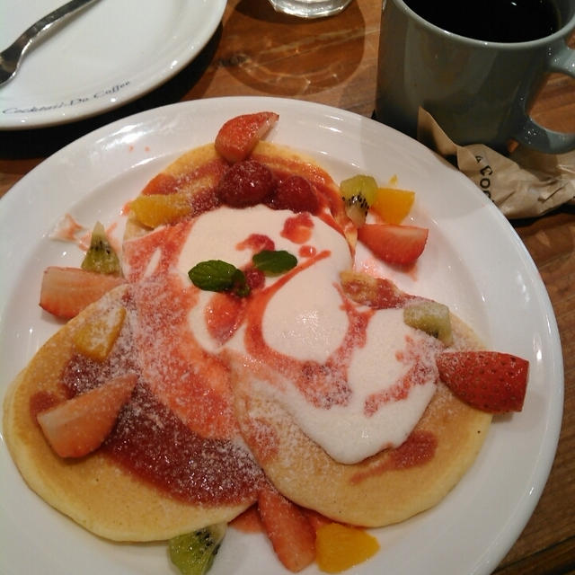 フルーツパンケーキでおやつ～コクテル堂
