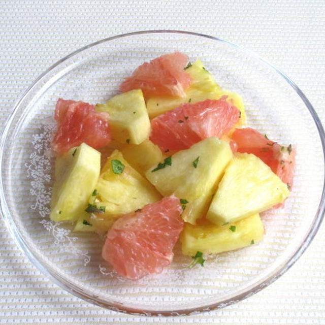 ＜イギリス菓子・レシピ＞ パイナップルとルビーグレープフルーツのサラダ【Pineapple and Pink Grapefruit Salad】