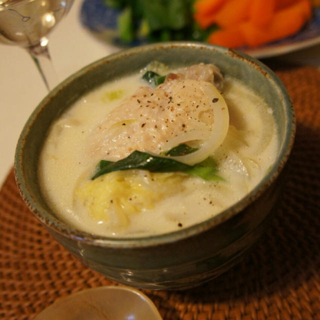 ある日の夜ご飯　温野菜と豆乳スープ優しいご飯