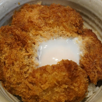 電子レンジで作る温玉タレかつ丼