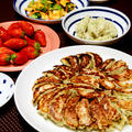 鶏むね肉でヘルシー焼き餃子＆水餃子と、チンゲン菜とフワフワ卵の塩昆布炒め