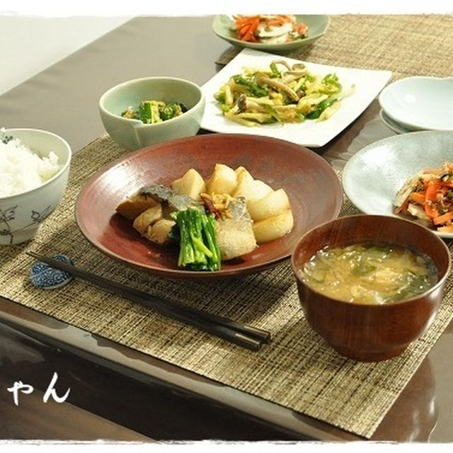 ザ・和食！ブリと蕪のちょっぴりピリ辛煮物で夕食！