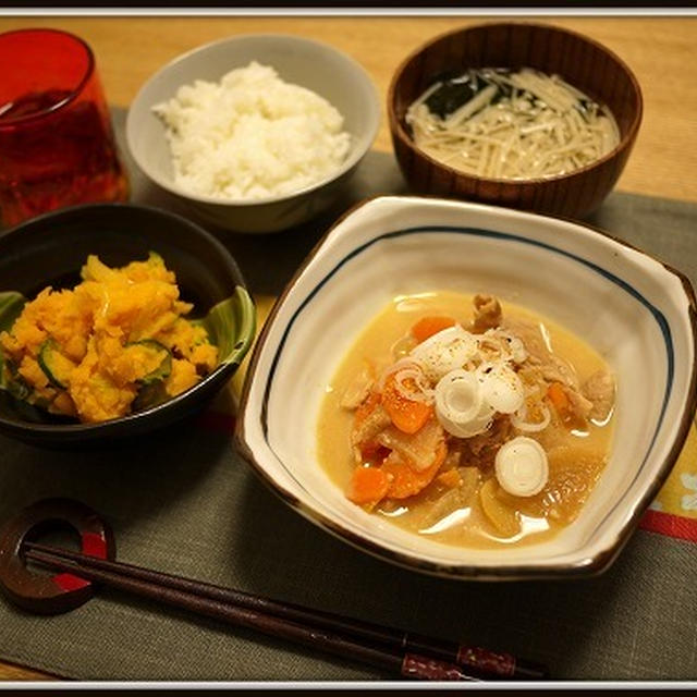 モツ煮込みとか息子の水疱瘡その後とか。Boiled pork organ etc.