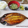 海辺の干物直売所で干物＋ごはんセット♪名物あじピザも☆朝7時半開店の杉国商店@伊東