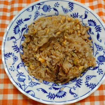 【晩御飯のご提案】舞茸にんにくチャーハン