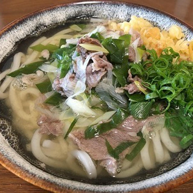 久しぶりに甘辛くない「肉うどん」