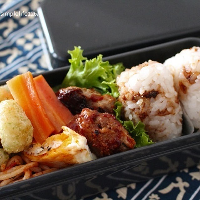 夫お弁当、ﾁｰｽﾞｲﾝﾊﾝﾊﾞｰｸﾞと冷食活用で時短に。