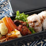 夫お弁当、ﾁｰｽﾞｲﾝﾊﾝﾊﾞｰｸﾞと冷食活用で時短に。