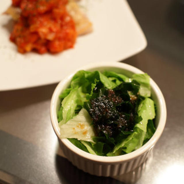 レタスとわかめのサラダ