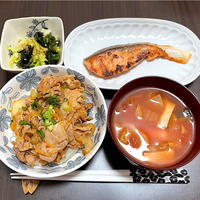 キャベツとわかめの酢の物