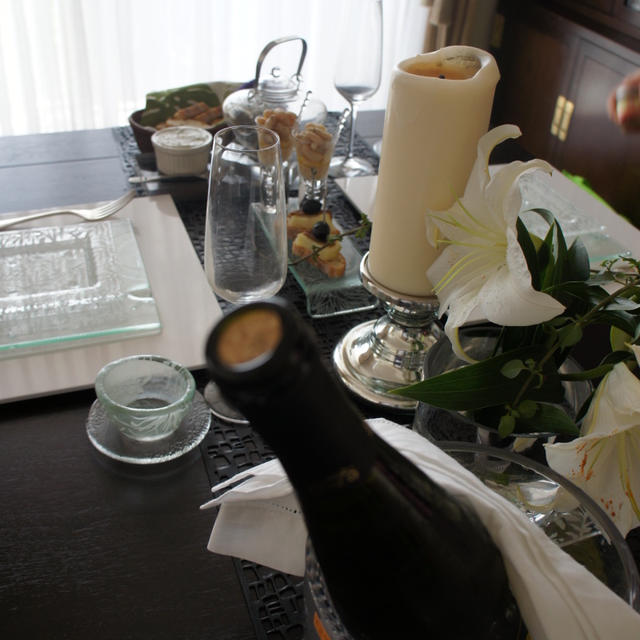 おニューなダイニングテーブルとグラススタジオさんの食器でおうちご飯とおもてなし♪