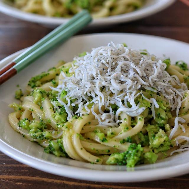ほろほろブロッコリーとしらすのオリーブオイルうどん