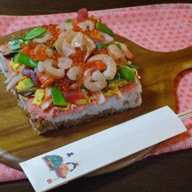 【ひな祭りレシピ】てんこ盛り！海鮮のデコちらし寿司