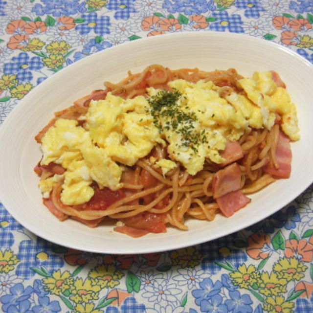 ベーコントマトエッグ焼きそば