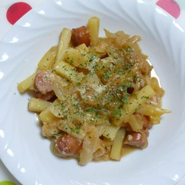 じゃがいもと玉ねぎの粉チーズ炒め