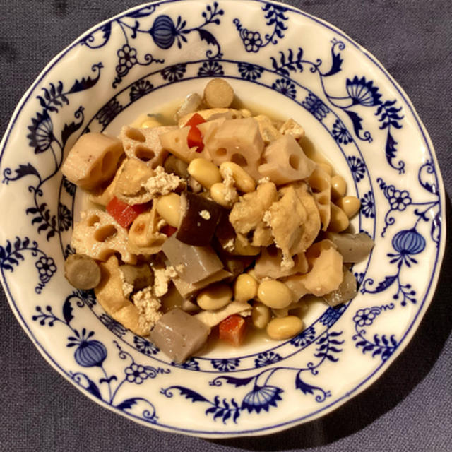残り物の始末をする煮物