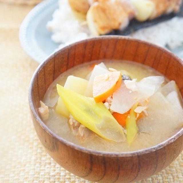 【モニター】うちの満菜みそ汁～鮭水煮缶で北海道のおかずみそ汁「バター風味の石狩汁」とやきとり丼
