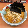 特製味噌ネギラーメン中盛を背脂変更多めで啜る 〜海苔5枚・アプリクーポン薬味ネギ・山岡家〜