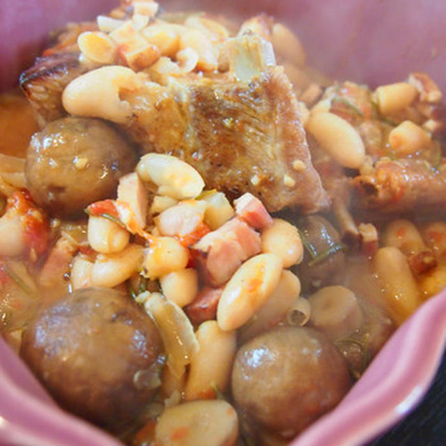 白インゲン豆と豚リブの煮込み。