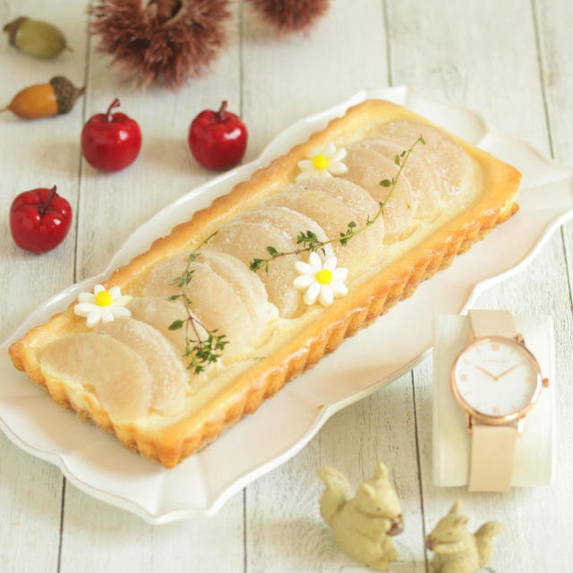 * 梨のチーズケーキタルト＆のシェル文字盤の時計♪