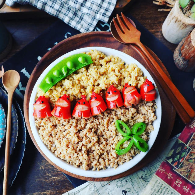 HIKAKINさん❤️と、お弁当にも♪基本のそぼろ丼～赤いウインナーのっけ～