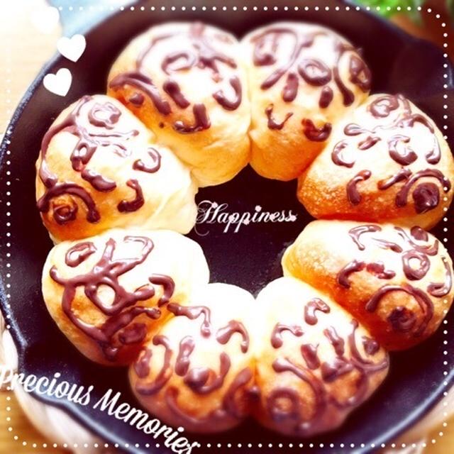スキレットでちぎりパンで、デコパン