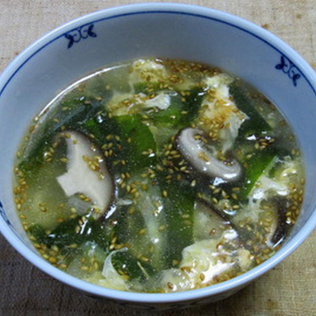 わかめと玉子の中華風スープ