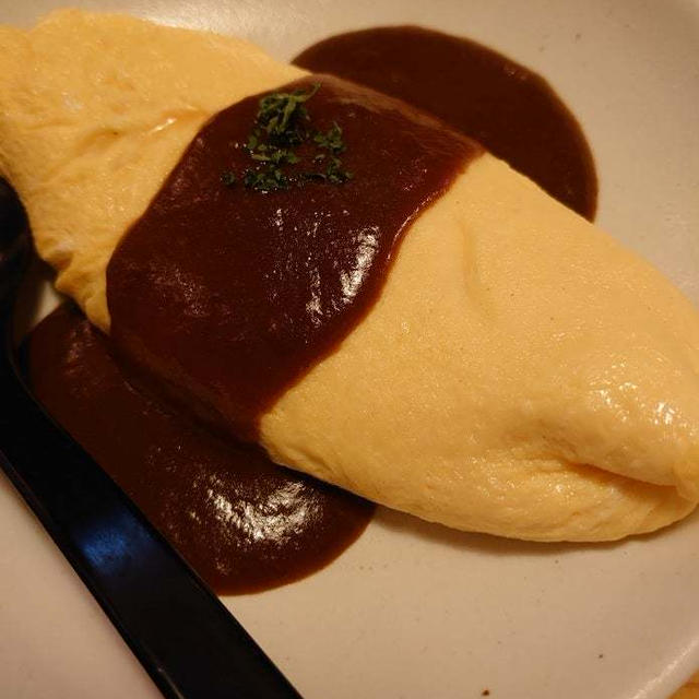 居酒BARスペシャル・デミグラスソースのオムレツ、季節のピクルス、山芋鉄板