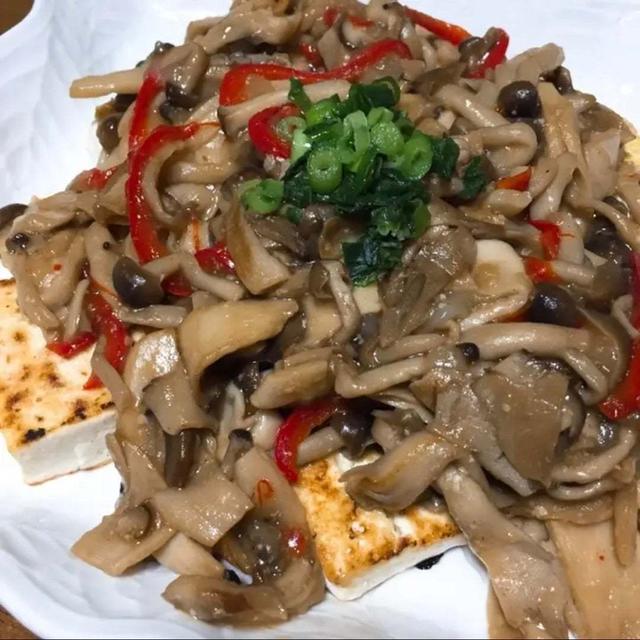 塩麹のきのこあんかけ豆腐ステーキ