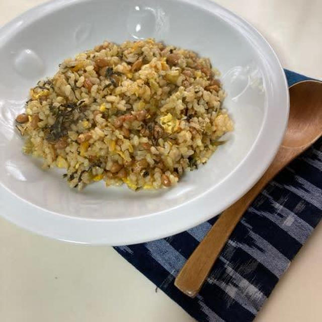 納豆高菜炒飯などお昼ご飯