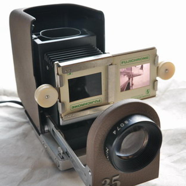 ミノルタ MINI３５・・・スライド映写機という味のある機械 by たけ 
