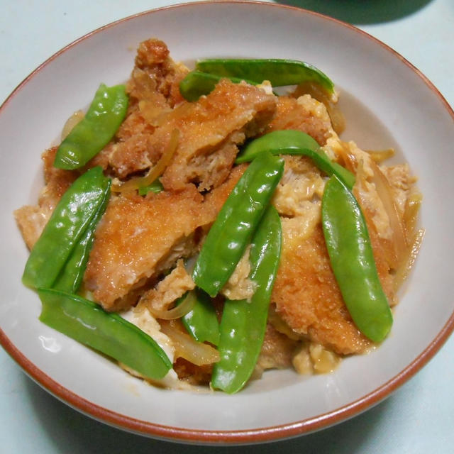 昨日のチキンカツの残りで　つゆだくさんのチキンカツ丼