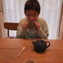 長男が淹れてくれたお茶。和菓子。タコライス。