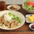 牛丼の具があれば鬼おろし肉ぶっかけうどん風なものも！な献立