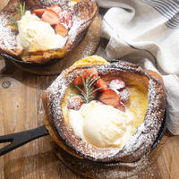 混ぜて焼くだけの簡単ドイツ風パンケーキ！ホットケーキミックスでつくるダッチベイビーのレシピ