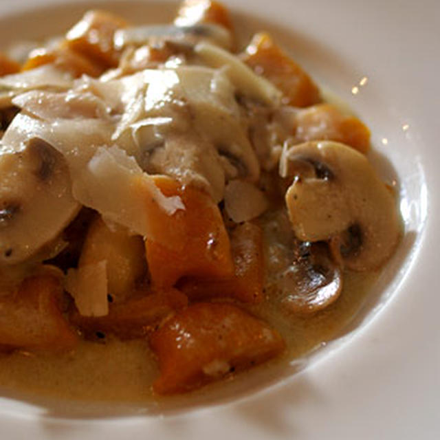 Gnocchi di Zucca al Panna e Funghi