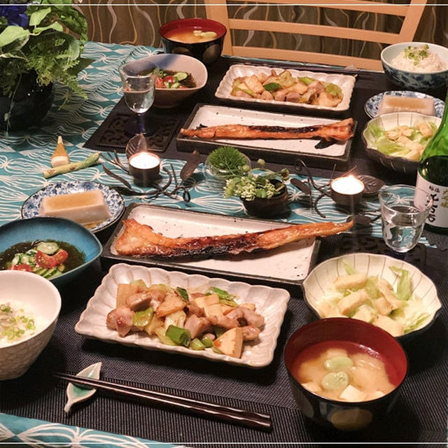 燻製鮭ハラスと鶏筍炒めの和食ごはん