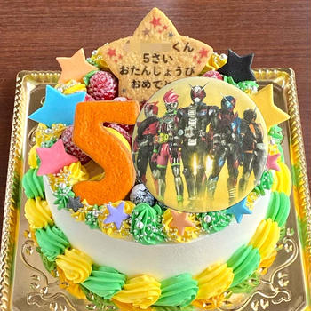 【仮面ライダー集合ケーキ】精巧すぎるライダー写真、これ実は〇〇です！