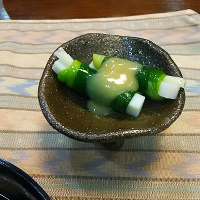 琉球料理に頭をたれる夜8：ビラガラマチ