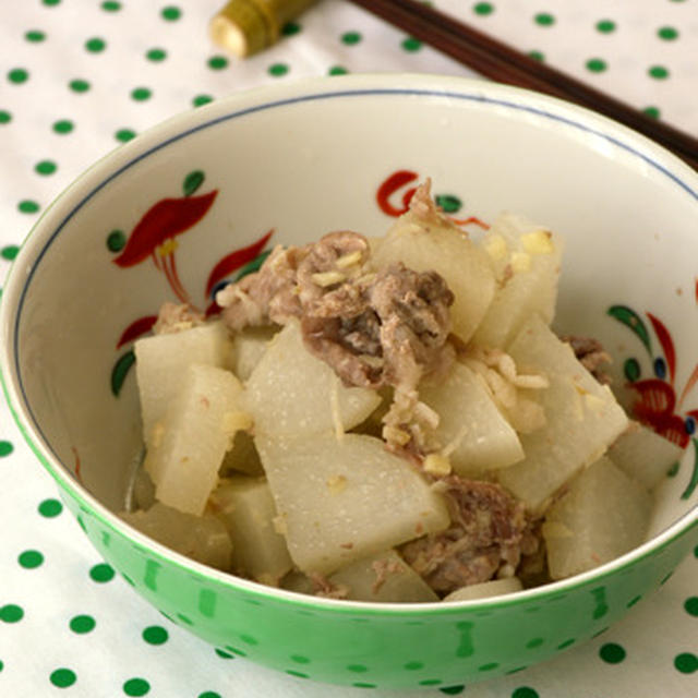 たっぷり大根と豚こま肉の酒蒸し。　“節約おかず☆”