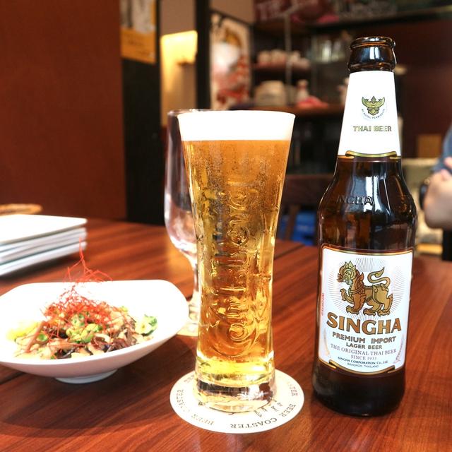 世界各国のビールを開放感のある店内で☆
