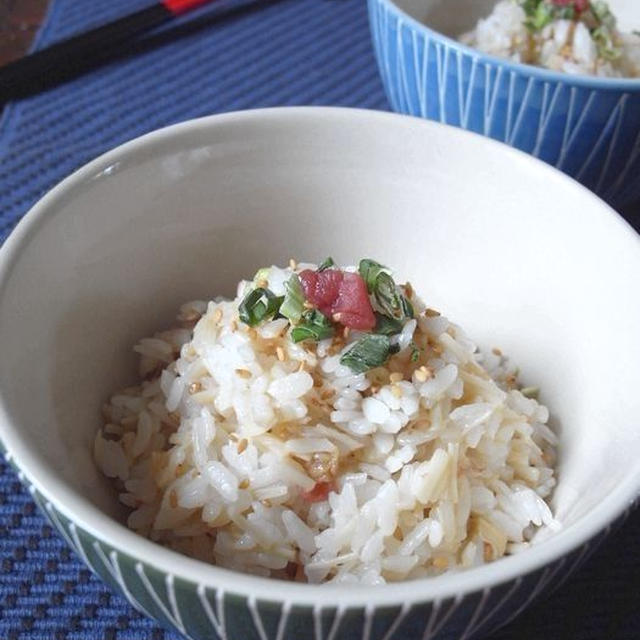 レンジで簡単！白ゴマえのき梅バターの混ぜごはん