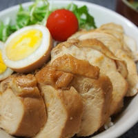 ♪作り方は簡単！ 今夜はさっぱり鶏チャーシュー丼はーと